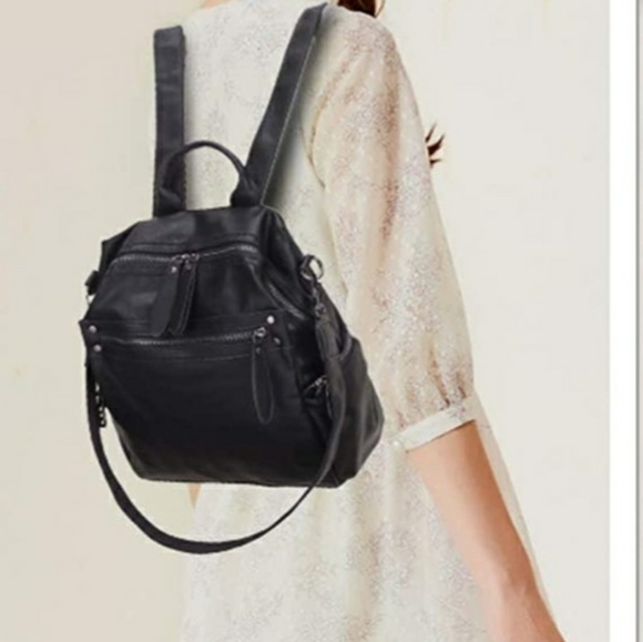 🌟Best Seller 🌟Black Backpack to Shoulder B… - Picture 8 of 9